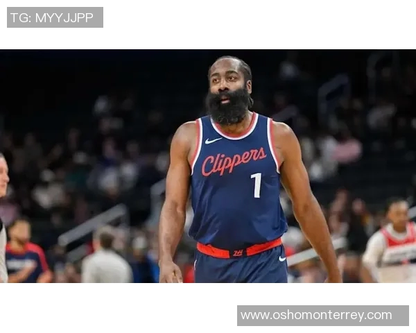 历史第2！哈登超越老詹，3分3连中爆砍2566，无奈快船19分惨败