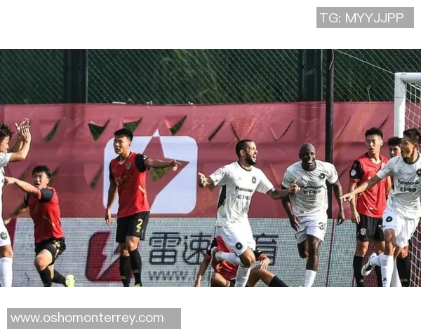 武汉足球队以64分领跑世锦赛积分榜展现强劲实力